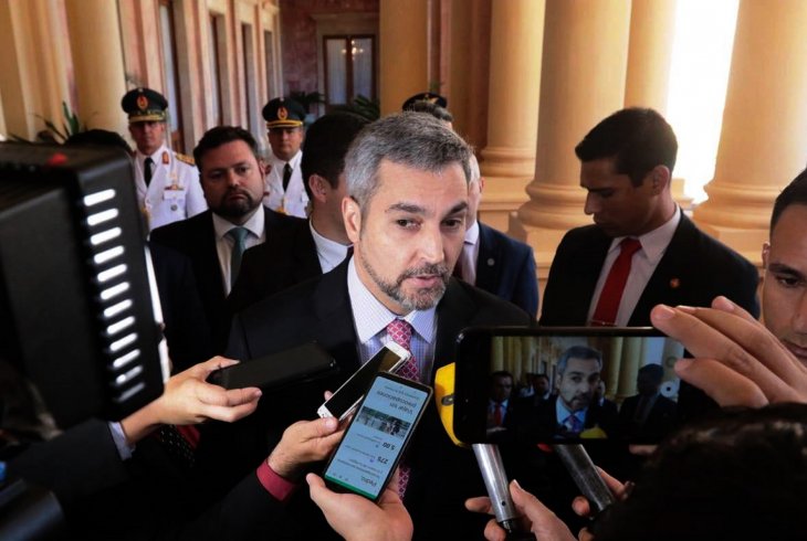 Mario Abdo respeta críticas y asegura que seguirá cortando cabeza de corruptos.